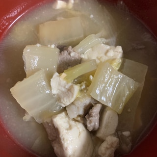 豚肉と白菜、豆腐と長ネギの味噌汁